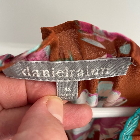 Stitch Fix Daniel Rainn Floral Top - Picture 3 of 3